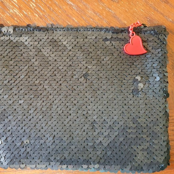 Ipsy Betty Boop Sequin Bag -Free W/ Regular Sale - Picture 1 of 4